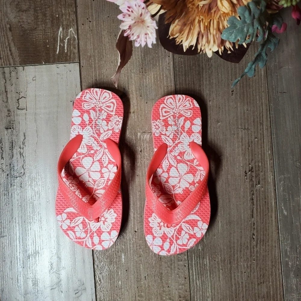 Old Navy Peach Coral Floral Girl Flip Flops Size 12/13 EUC